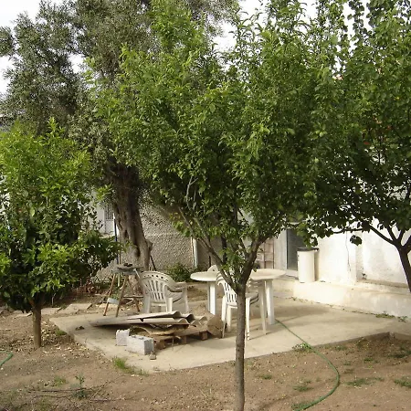 μονοκατοικια με κηπο Hébergement de vacances *