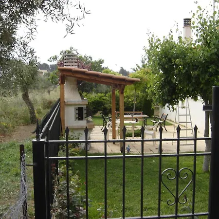 μονοκατοικια με κηπο Hébergement de vacances